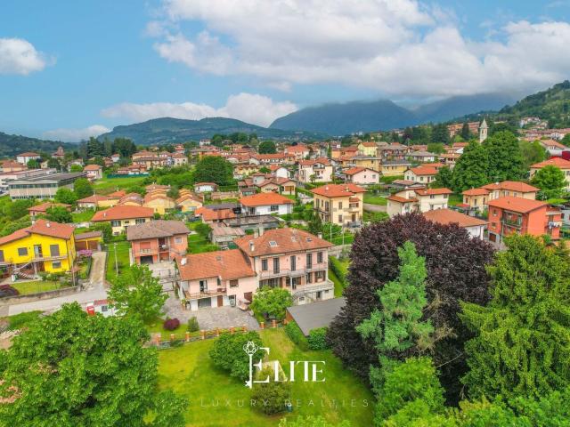 Villetta indipendente in vendita di 415 m² in Strada Sottocastello, 13