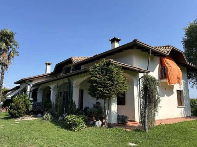 Villetta indipendente in vendita di 417 m² in Via Risera, 5