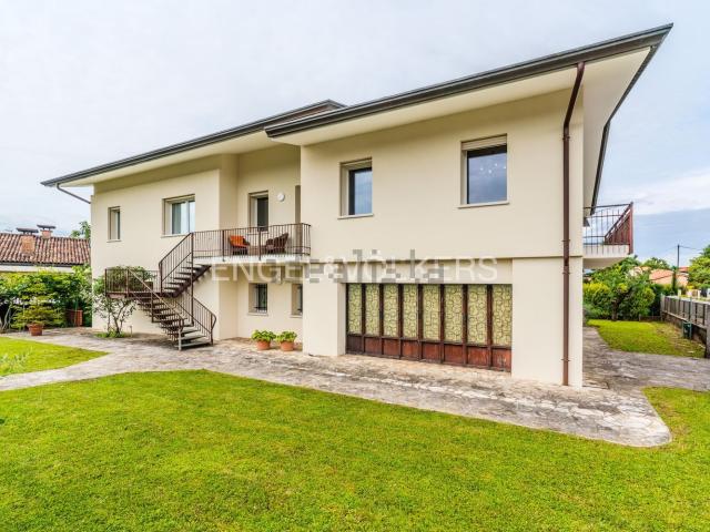 Villetta indipendente in vendita di 419 m² in Via Giuseppe Garibaldi