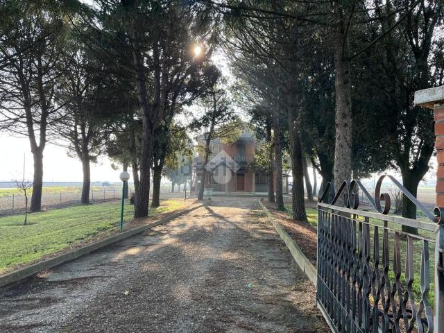 Villetta indipendente in vendita di 419 m² in Via Lunga, 73