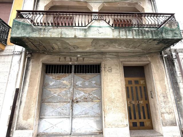 Villetta indipendente in vendita di 419 m² in Via Mariano Pinnone