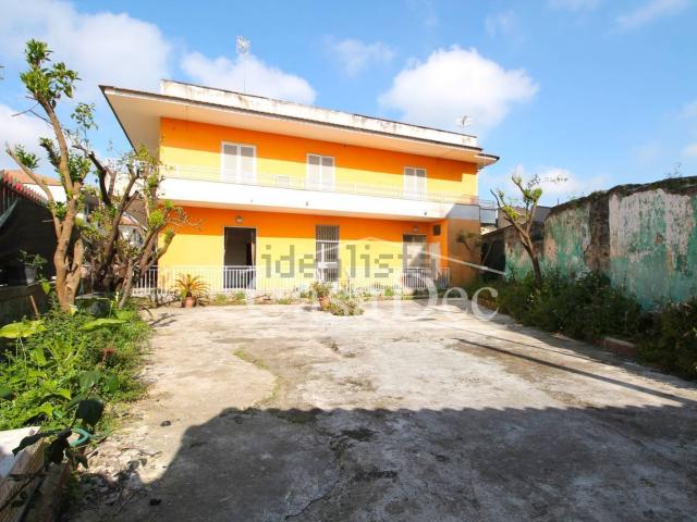 Villetta indipendente in vendita di 419 m² in Piazza Giorgio Battista