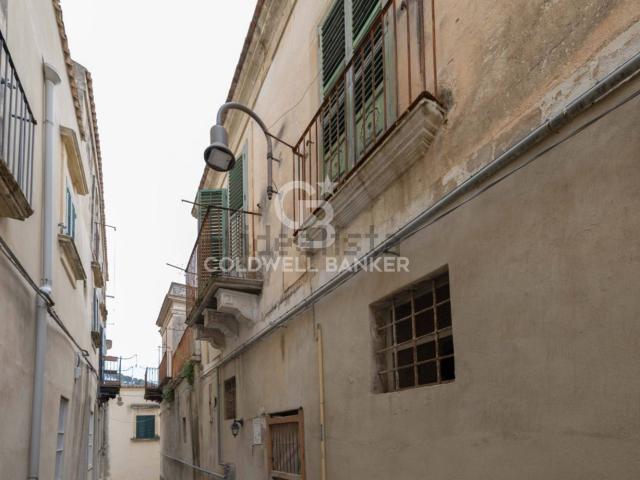 Villetta indipendente in vendita di 420 m² in Via Castelletti, 16