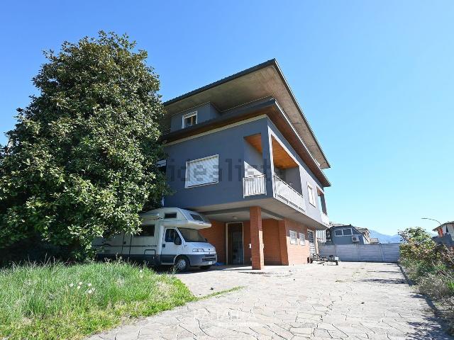 Villetta indipendente in vendita di 420 m² in Via Abate Salvioni, 12