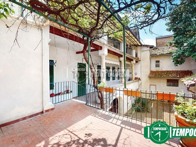 Villetta indipendente in vendita di 420 m² in Via Gramsci