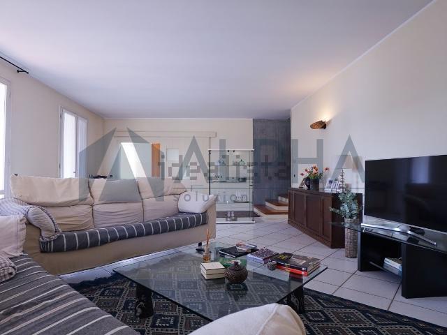 Villetta indipendente in vendita di 420 m² in Via Fiume Montone Abbandonato