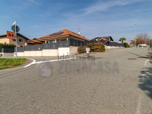 Villetta indipendente in vendita di 420 m² in Via Monte Bianco