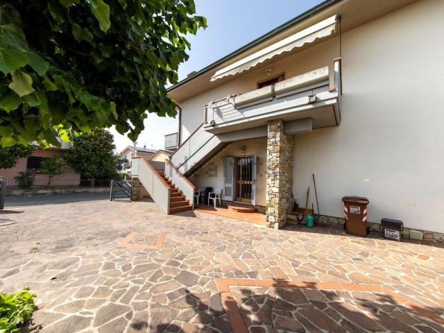 Villetta indipendente in vendita di 420 m² in Via Marsala