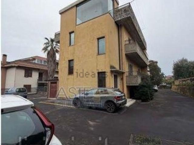 Villetta indipendente in vendita di 420 m² in Via San Sofia, 75