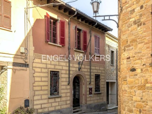 Villetta indipendente in vendita di 420 m² in Via Sforza Caolzio