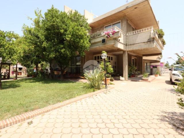 Villetta indipendente in vendita di 420 m² in Via Tigri, 4
