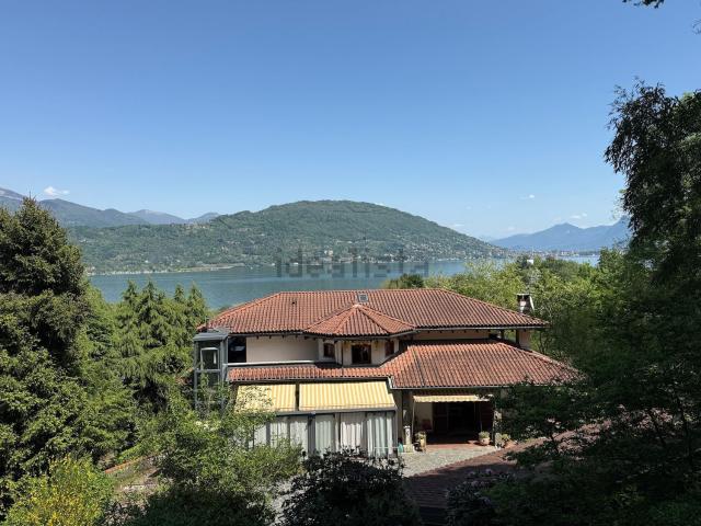 Villetta indipendente in vendita di 420 m² in Strada Cavalli, 27