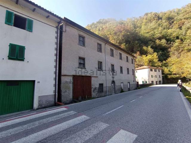 Villetta indipendente in vendita di 420 m² in Strada Statale 12