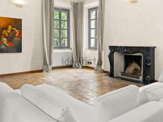 Villetta indipendente in vendita di 421 m² in Via Toschi, 1