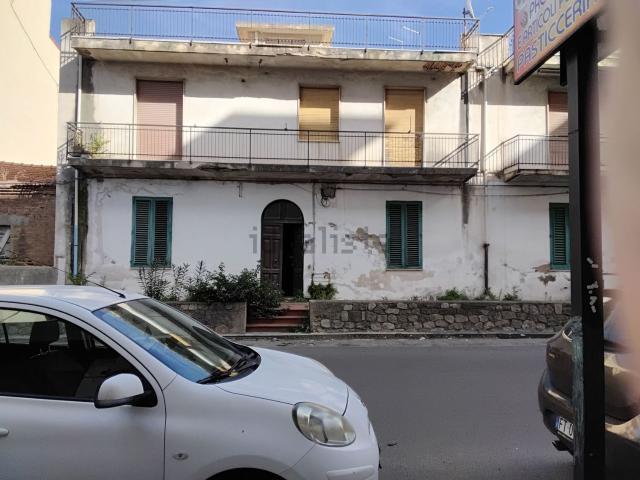 Villetta indipendente in vendita di 422 m² in Via Nazionale, 141