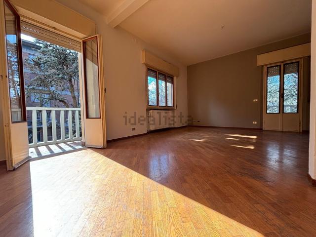 Villetta indipendente in vendita di 423 m² in Via Antonio Urceo Codro