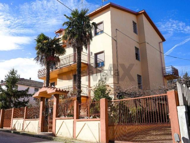 Villetta indipendente in vendita di 370 m² in Via Giuseppe di Vittorio, 11