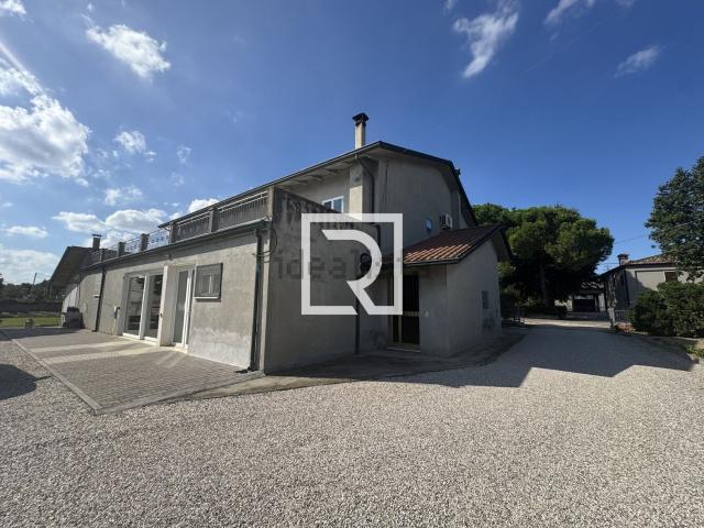 Villetta indipendente in vendita di 423 m² in Via Vetreto