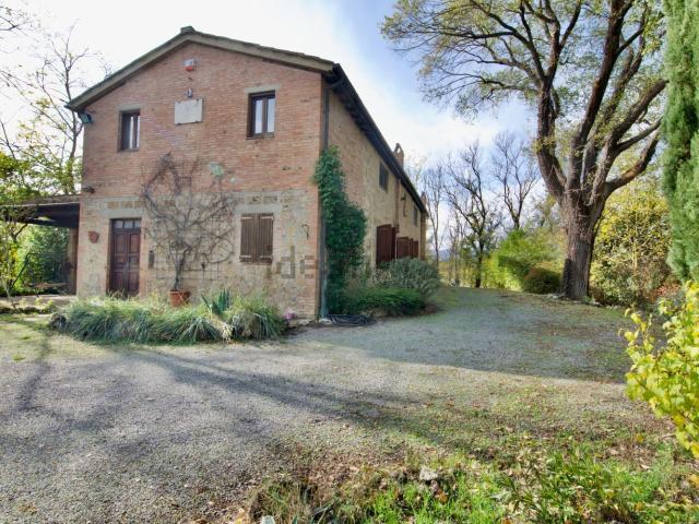 Villetta indipendente in vendita di 425 m²