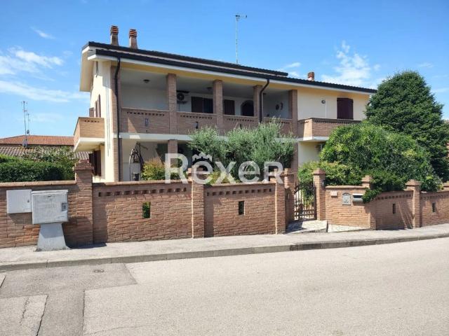 Villetta indipendente in vendita di 425 m² in Via Enzo Masetti