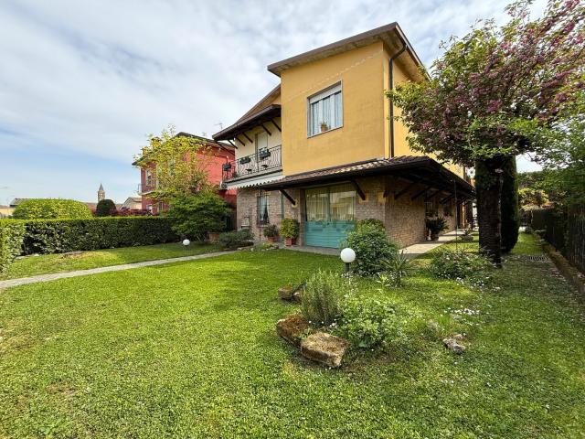 Villetta indipendente in vendita di 426 m²