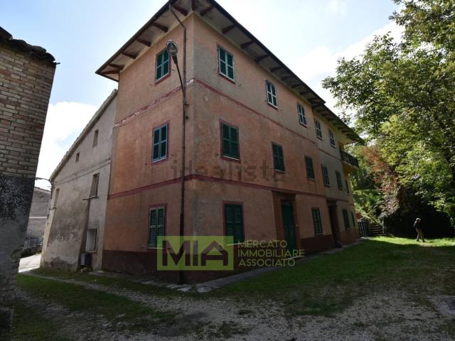 Villetta indipendente in vendita di 426 m² in Contrada Garulla