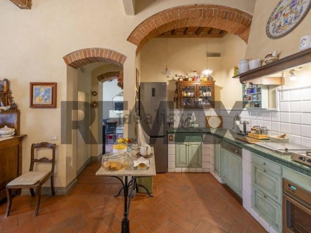 Villetta indipendente in vendita di 428 m² in Via Pettinaccio, 1