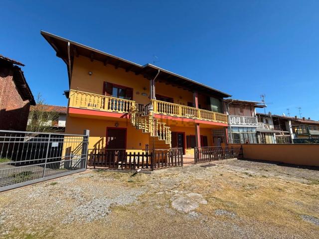 Villetta indipendente in vendita di 428 m² in Strada San Grisante, 52