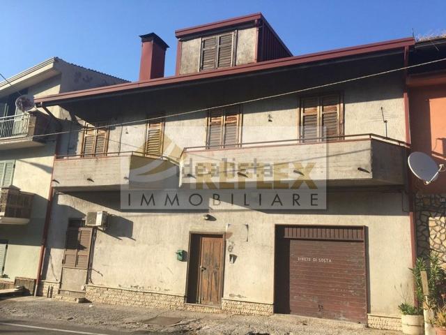 Villetta indipendente in vendita di 430 m² in Via Campi