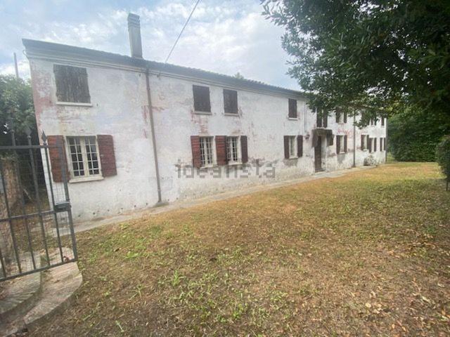 Villetta indipendente in vendita di 430 m² in Via Bassa