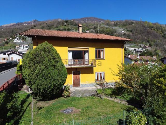 Villetta indipendente in vendita di 430 m² in Via Giampietro Matteri