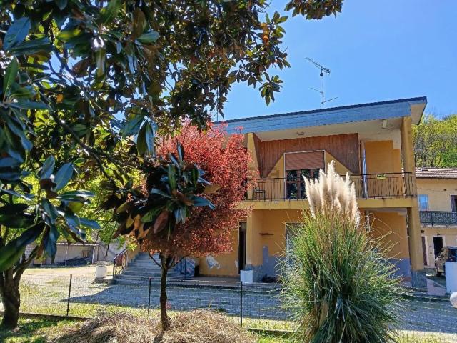 Villetta indipendente in vendita di 430 m² in Via Ettore Stocchetti