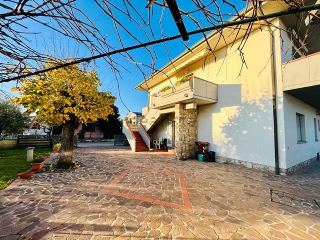 Villetta indipendente in vendita di 430 m² in Via Marsala, 26