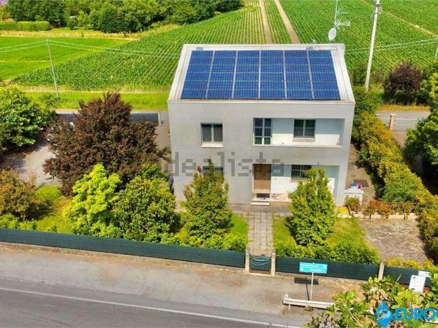 Villetta indipendente in vendita di 431 m² in Strada Provinciale Nord, 112