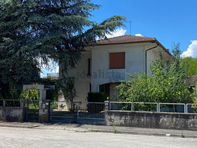 Villetta indipendente in vendita di 432 m² in Via A. Ferrarin, 2