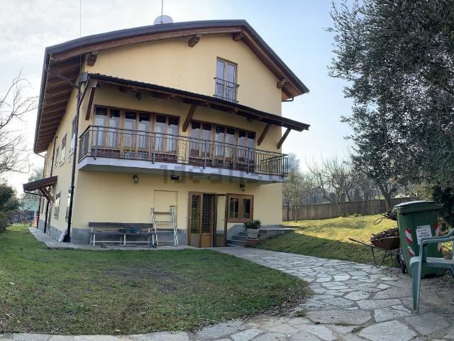 Villetta indipendente in vendita di 435 m² in Via Benso, 31