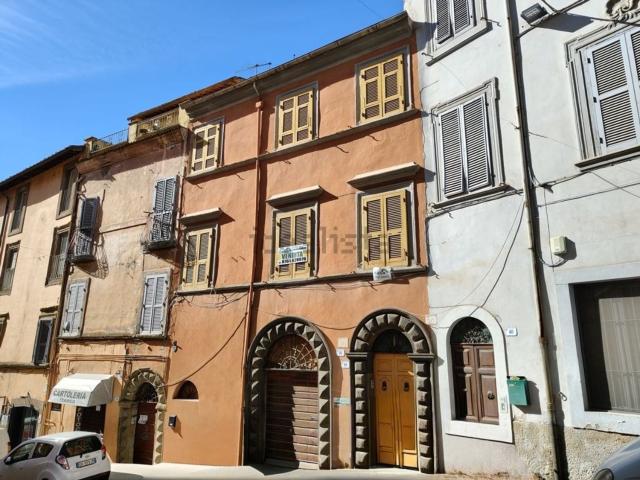 Villetta indipendente in vendita di 435 m² in Via Solferino