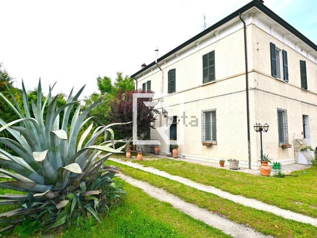 Villetta indipendente in vendita di 439 m² in Via Godo Vecchia, 5