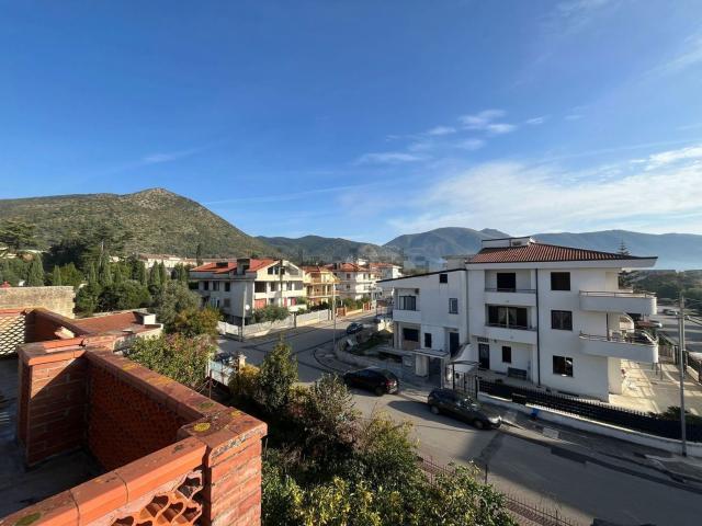 Villetta indipendente in vendita di 439 m² in Via Duca degli Abruzzi