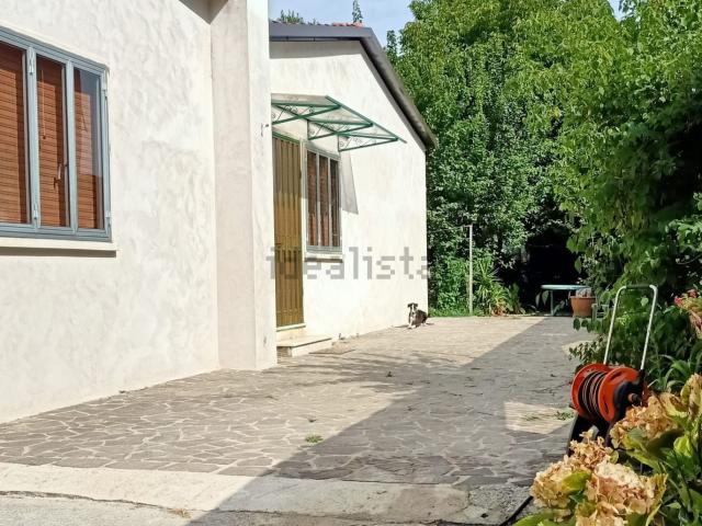 Villetta indipendente in vendita di 439 m² in Strada Postumia