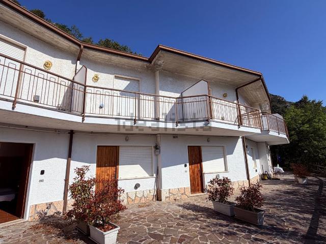 Villetta indipendente in vendita di 440 m² in Via Secrel, 1
