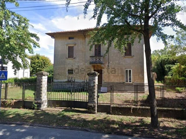 Villetta indipendente in vendita di 445 m² in Via Roma, 63