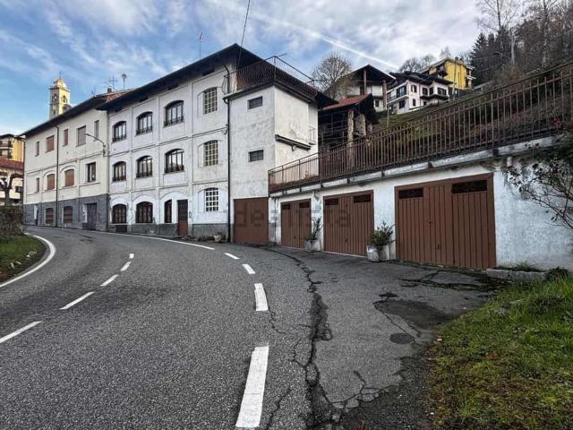 Villetta indipendente in vendita di 447 m² in Via Matteotti, 33
