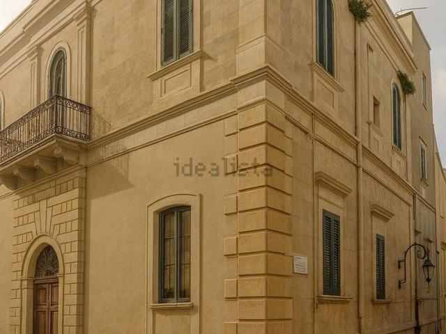 Villetta indipendente in vendita di 447 m² in Via Salvo D&apos Acquisto, 1