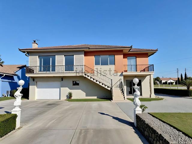 Villetta indipendente in vendita di 450 m²