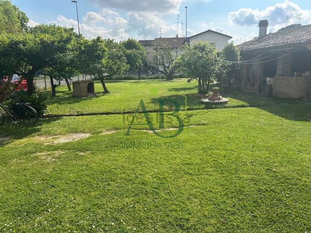 Villetta indipendente in vendita di 450 m² in Via Giuseppe Mazzini, 40