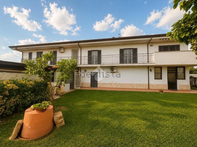 Villetta indipendente in vendita di 450 m² in Via Covino, 27