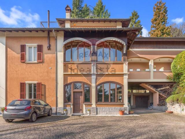 Villetta indipendente in vendita di 450 m² in Via Carbonin, 16