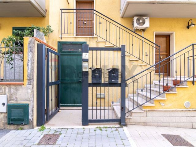 Villetta indipendente in vendita di 450 m² in Via Carrubbazza, 1
