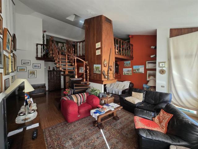 Villetta indipendente in vendita di 450 m² in Via Barbarani, 3